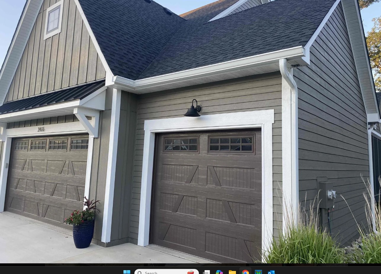 Seamless gutter detail